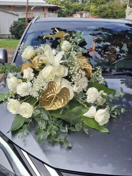 Décoration voiture — mariage floral à Vertou par Artistfloral